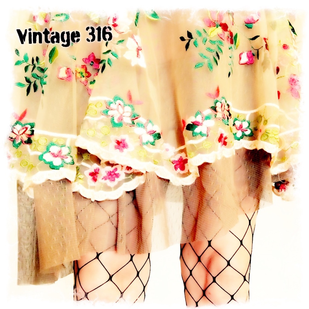 LAST ONE ♥️ Floral Asymmetrical Dress Bell Sleeves - Picture 3 of 5